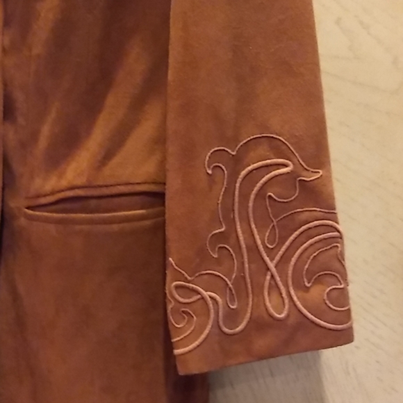 Gorgeous soft Suede blazer - Picture 3 of 8